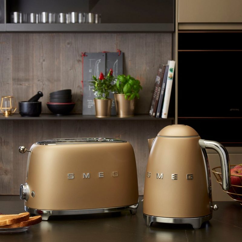 Smeg Toaster TSF01CHMEU 2 kurze Schlitze 950 W