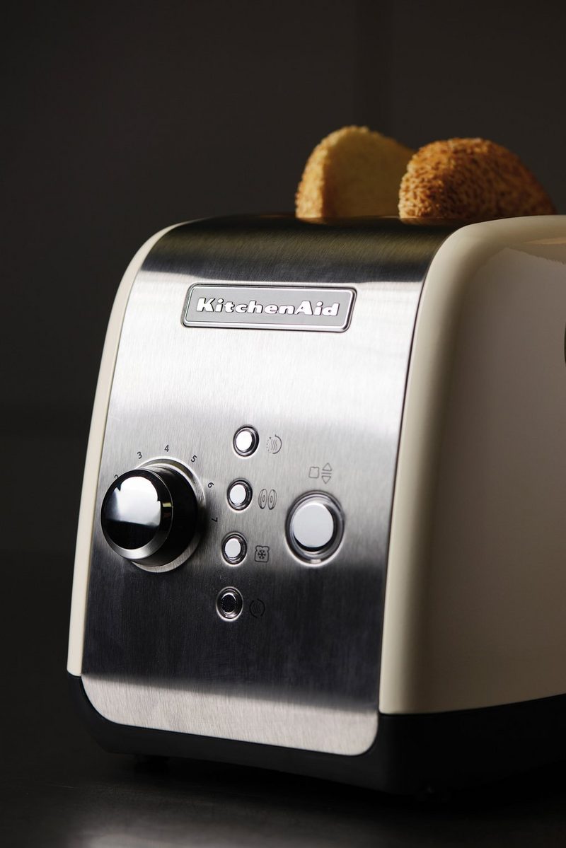 KitchenAid Toaster 5KMT221EAC 2 kurze Schlitze für 2 Scheiben 1100 W mit Brötchenaufsatz und Sandwichzange