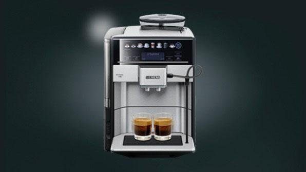 SIEMENS Kaffeevollautomat EQ.6 plus s700 TE657503DE automatische Reinigung zwei Tassen gleichzeitig 4 individuelle Profile beleuchtetes Tassenpodest Edelstahl