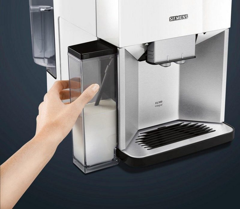 SIEMENS Kaffeevollautomat EQ.500 integral TQ507D02 einfache Bedienung integrierter Milchbehälter zwei Tassen gleichzeitig