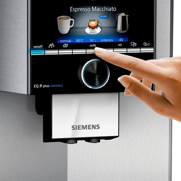 SIEMENS Kaffeevollautomat EQ.9 plus connect s500 TI9558X1DE extra leise automatische Reinigung bis zu 10 individuelle Profile