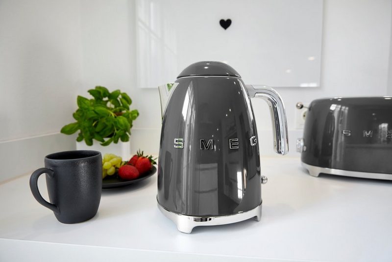 Smeg Toaster TSF01GREU 2 kurze Schlitze 950 W