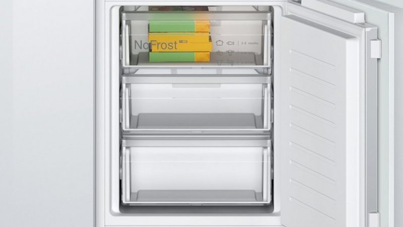 BOSCH Einbaukühlgefrierkombination KIN86NFF0 177.2 cm hoch 54.1 cm breit FreshSense MultiBox XXL EcoAirflow