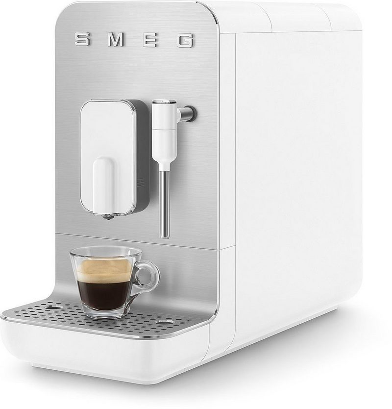 Smeg Kaffeevollautomat BCC02WHMEU Herausnehmbare Brüheinheit