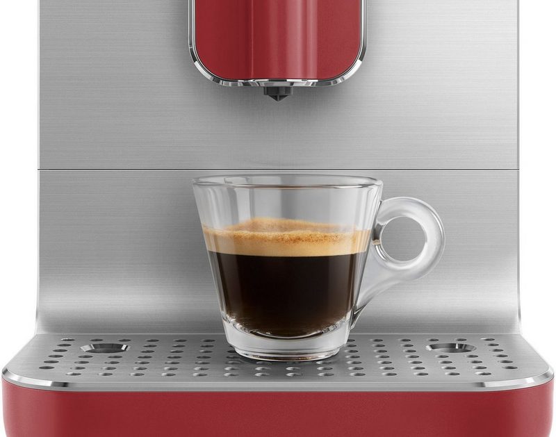 Smeg Kaffeevollautomat BCC01RDMEU Herausnehmbare Brüheinheit