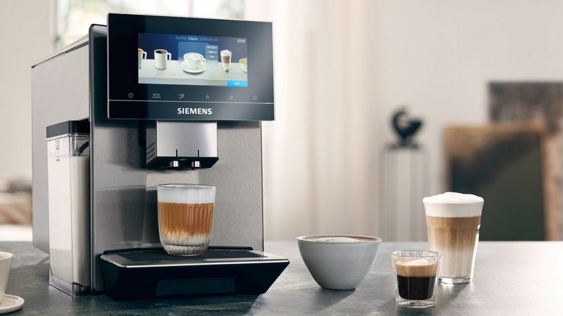 SIEMENS Kaffeevollautomat EQ900 TQ903D43 Home Connect App baristaMode superSilent 68” Full-Touch-Display